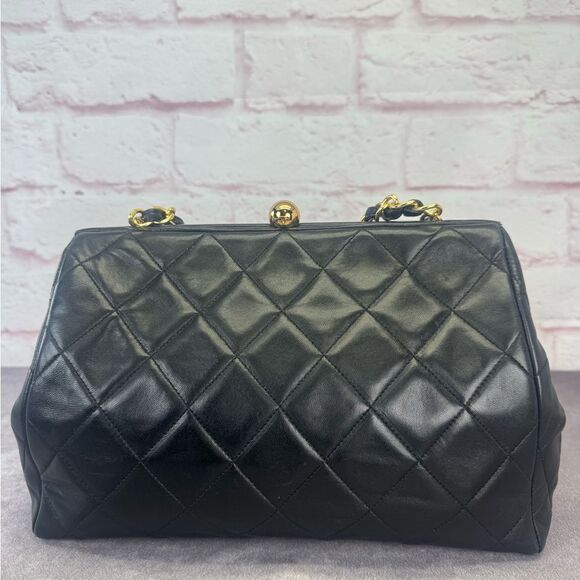 Chanel Black Quilted Caviar Leather Vintage Timeless Frame Bag - Picture 6 of 15